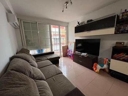 Living room of Flat for sale in San Juan de Aznalfarache  with Air Conditioner, Terrace and Balcony