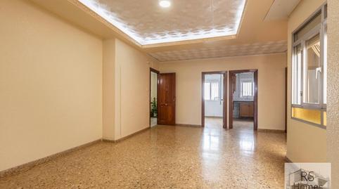 Foto 5 de Pis en venda a Calle Poeta Llorente, Núcleo Urbano, La Pobla de Vallbona