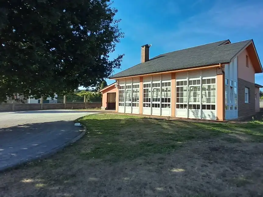 Vista exterior de Casa o xalet en venda en Culleredo amb Calefacció, Jardí privat i Terrassa