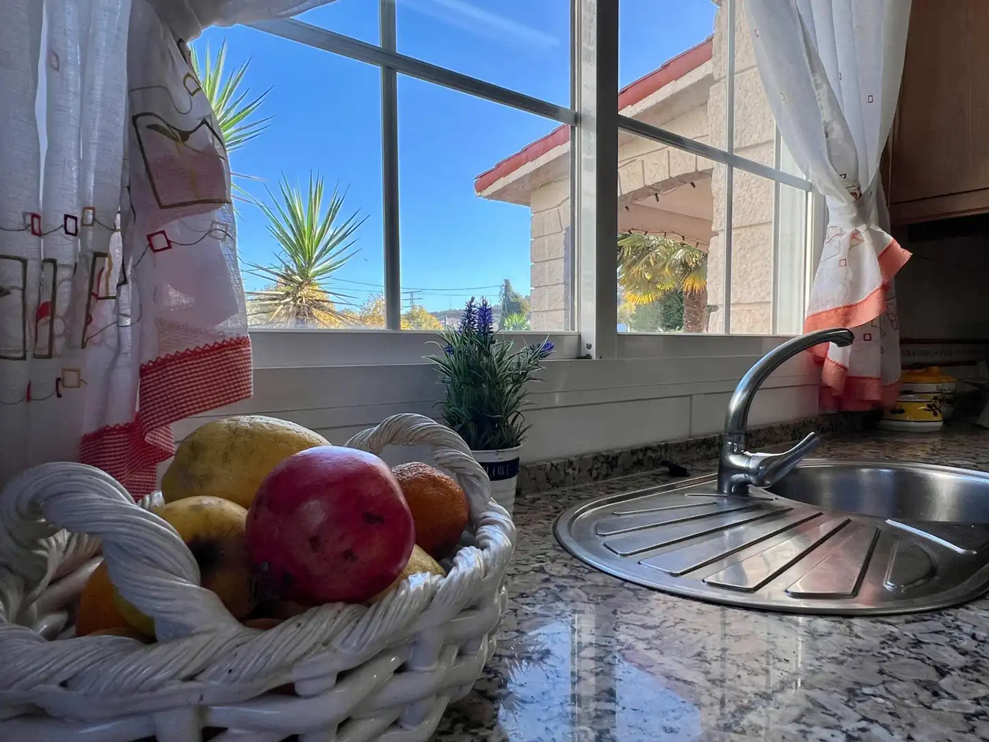 Kitchen of Houses for sale in Bergondo, A Coruña