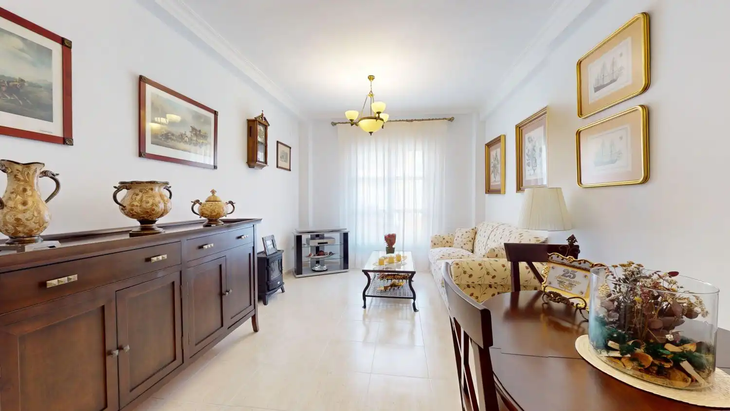 Sala d'estar de Casa o xalet en venda en Alcalá de Guadaira amb Aire condicionat i Terrassa