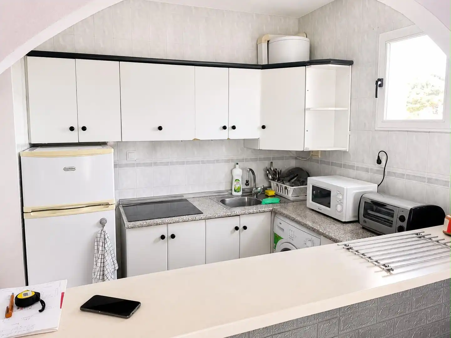 Cocina de Apartamento de alquiler en Torrevieja con Aire acondicionado, Calefacción y Terraza