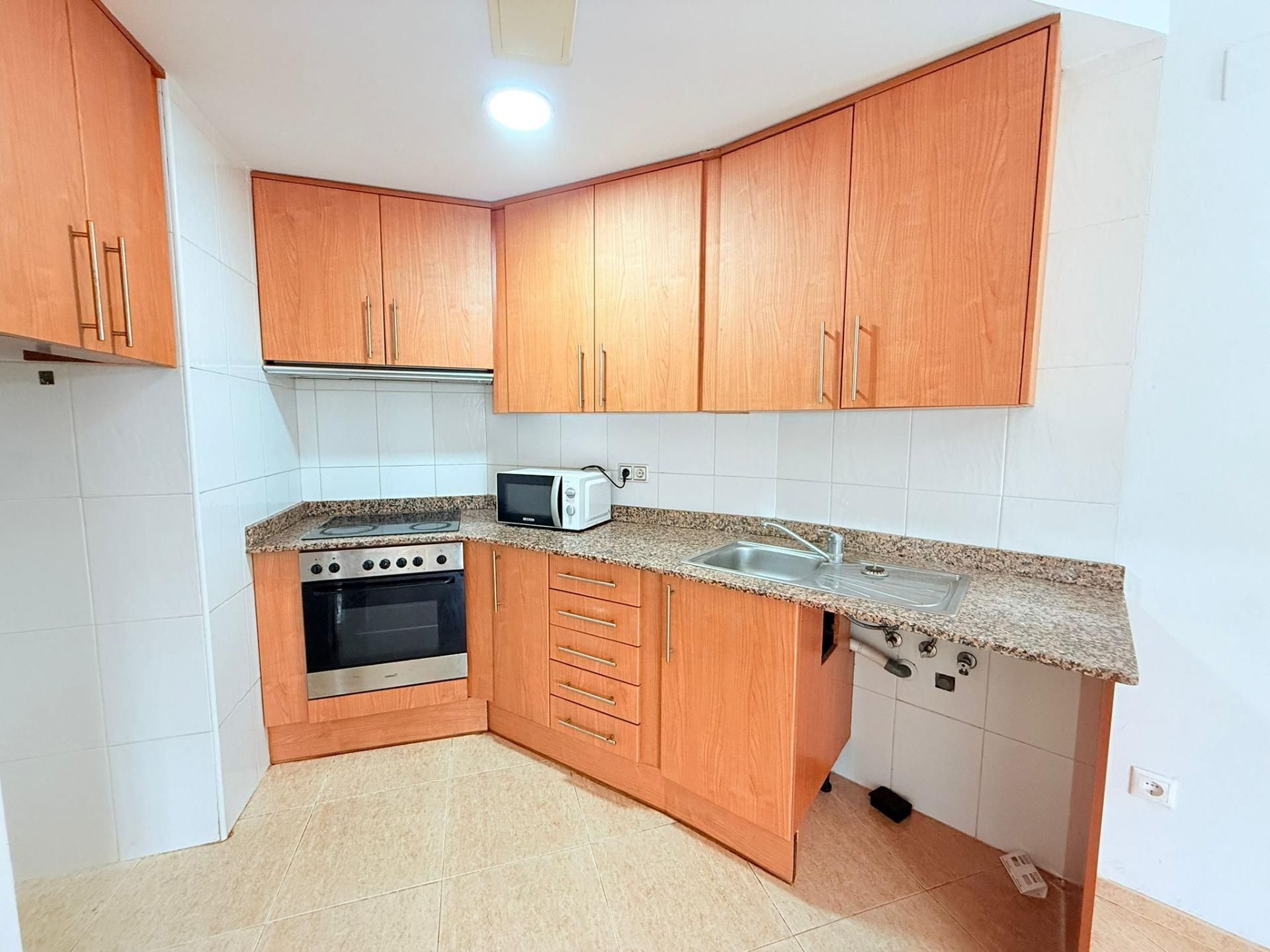 Cuina de Pis de lloguer en Deltebre amb Balcó