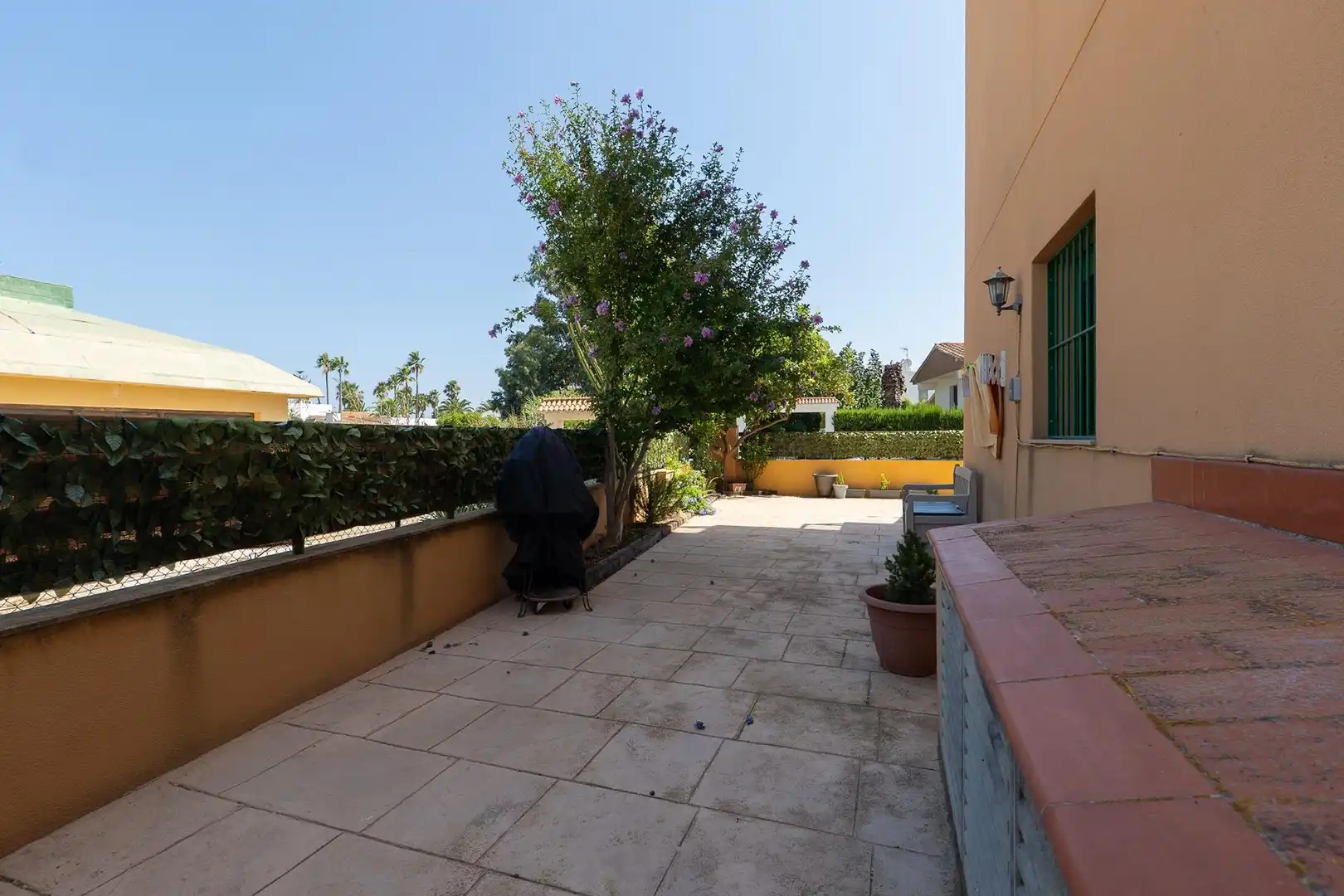 Terrasse von Erdgeschoss zum Verkauf in Amposta mit Terrasse, Abstellraum und Möbliert