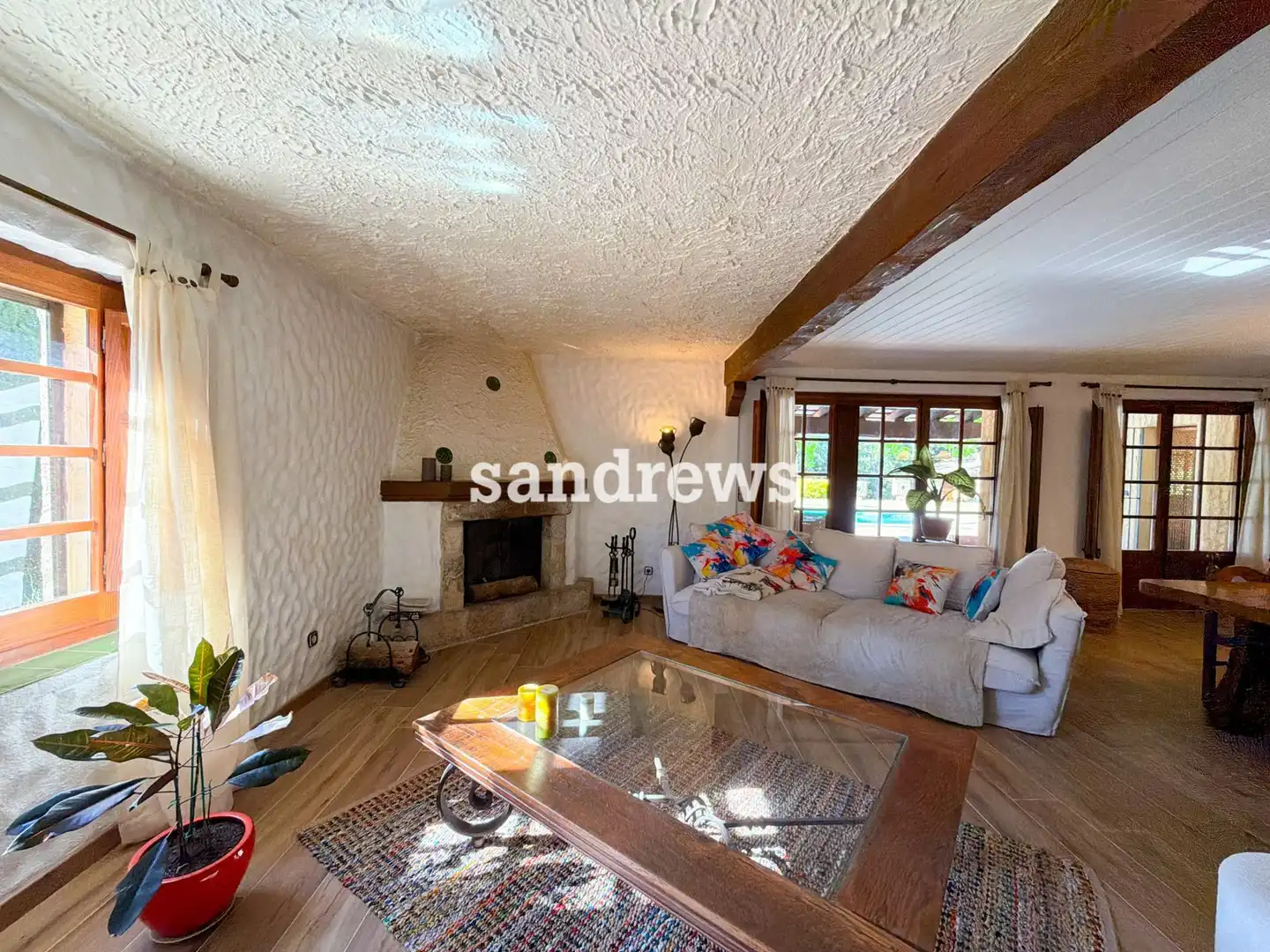 Sala d'estar de Casa o xalet en venda en Darnius amb Calefacció, Jardí privat i Terrassa