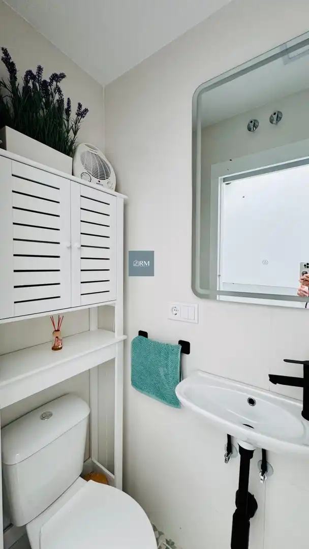 Baño de Apartamento de alquiler en Sanlúcar de Barrameda con Aire acondicionado, Amueblado y Balcón