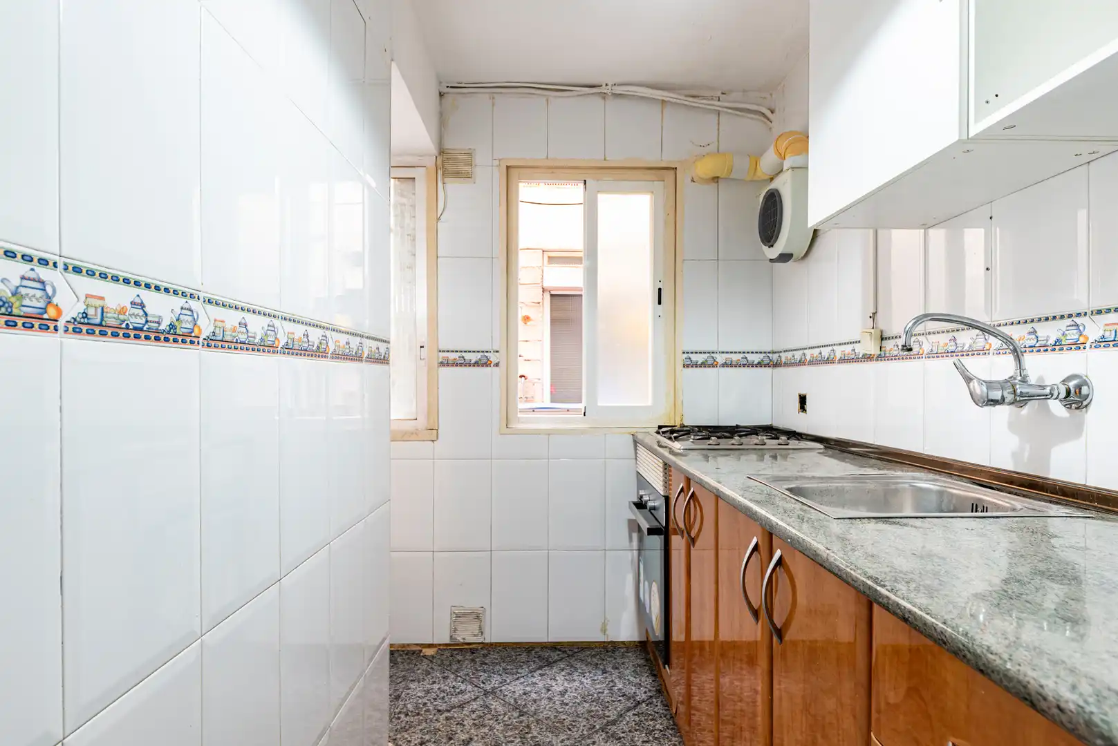Cuina de Pis en venda en Badalona amb Parquet, Forn i Alarma