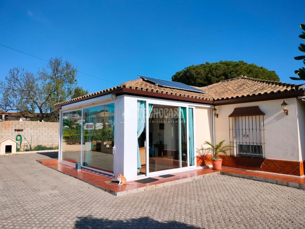 Vista exterior de Finca rústica en venda en Chiclana de la Frontera