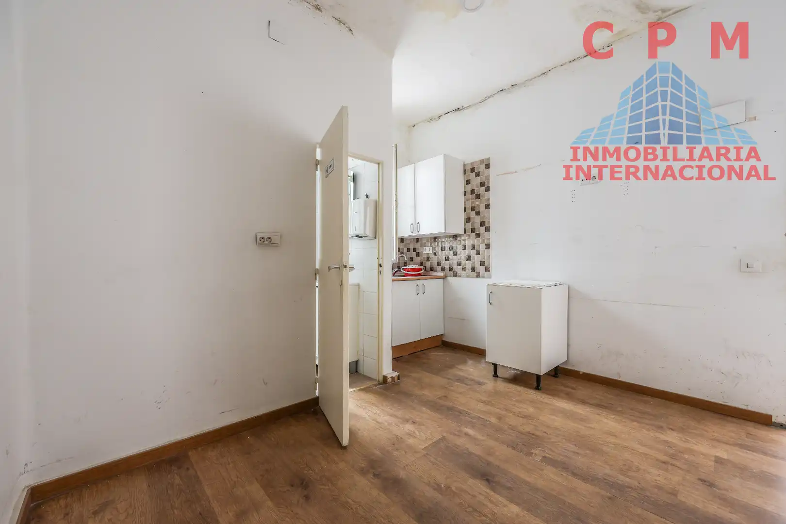 Cocina de Local en venta en Madrid con Aire acondicionado, Calefacción y Parquet