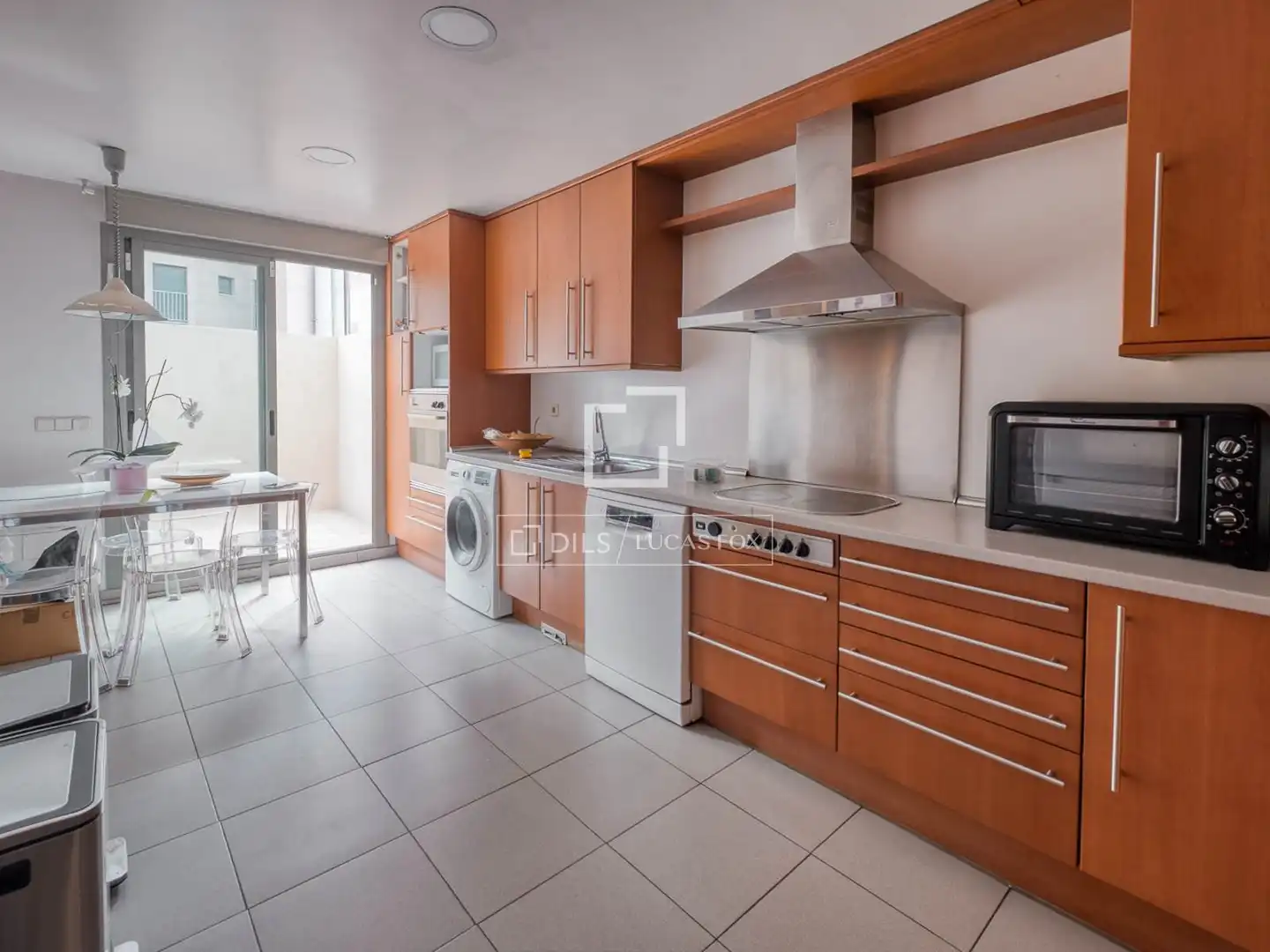 Cuina de Casa o xalet en venda en Madrid amb Aire condicionat, Calefacció i Jardí privat