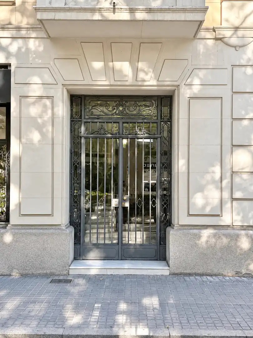 Piso en venta en Barcelona con Balcón