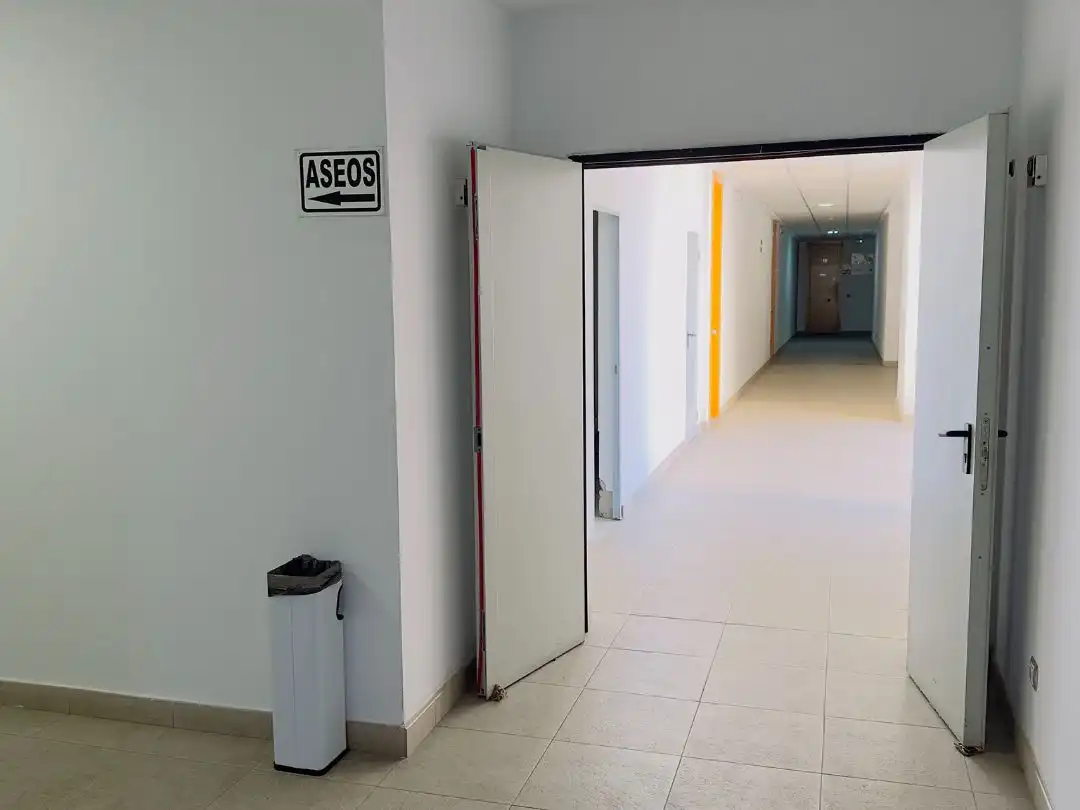 Oficina de lloguer en Avenida Juan Diego