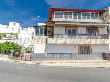 Maison mitoyenne avec balcon à vendre à Cómpeta