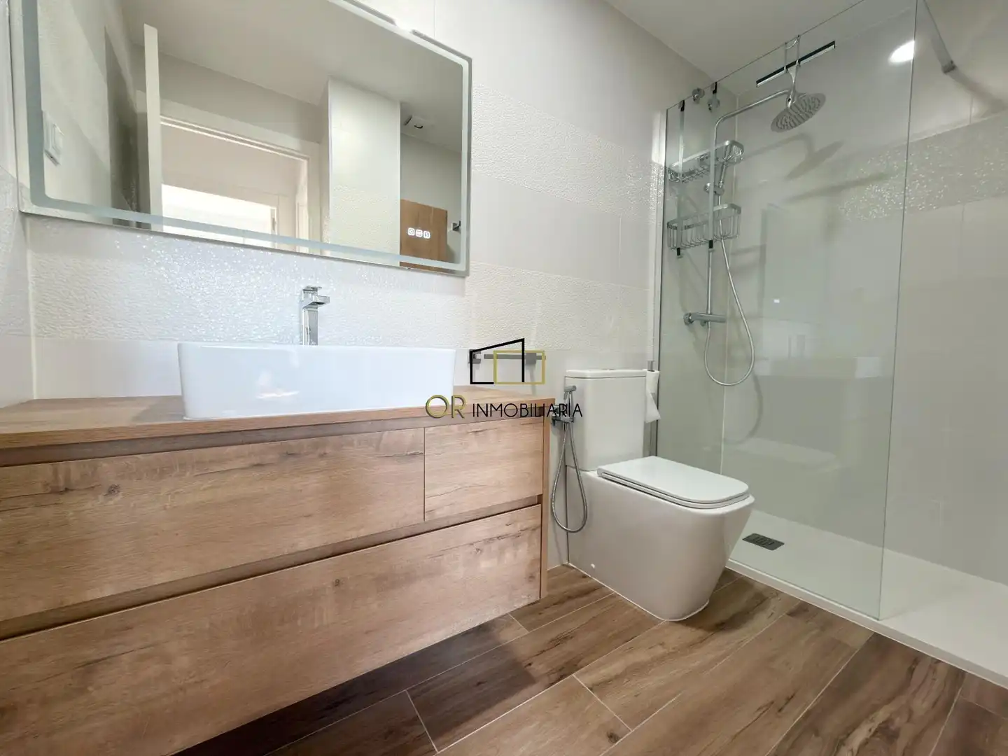 Baño de Piso en venta en La Granada con Calefacción, Terraza y Trastero