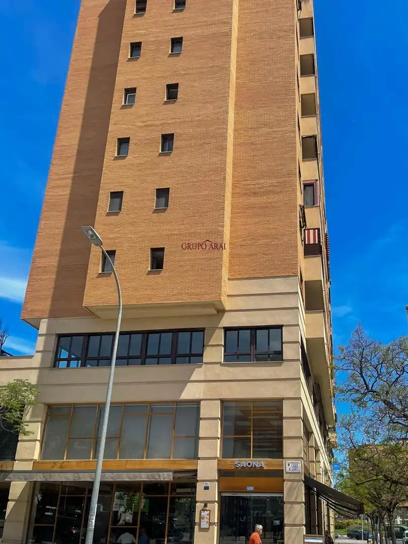 Vista exterior de Pis en venda en Alicante / Alacant amb Calefacció, Jardí privat i Balcó