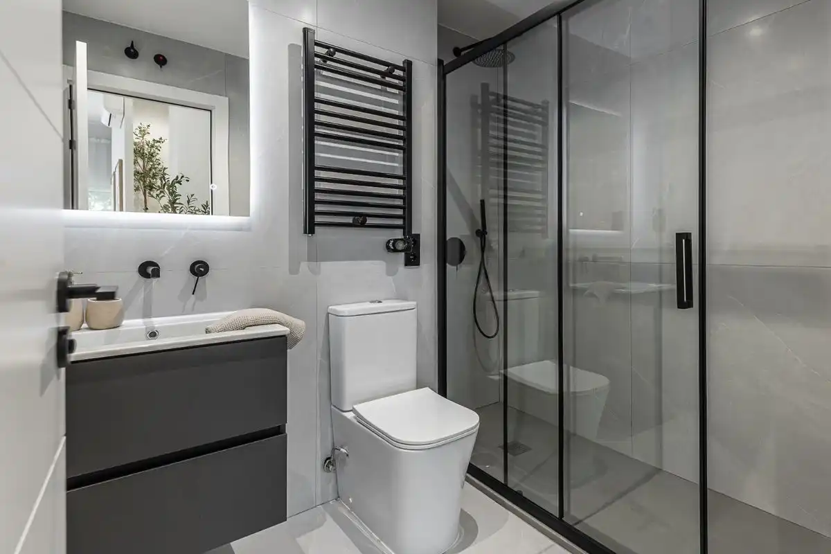 Baño de Planta baja en venta en Madrid con Aire acondicionado, Calefacción y Trastero