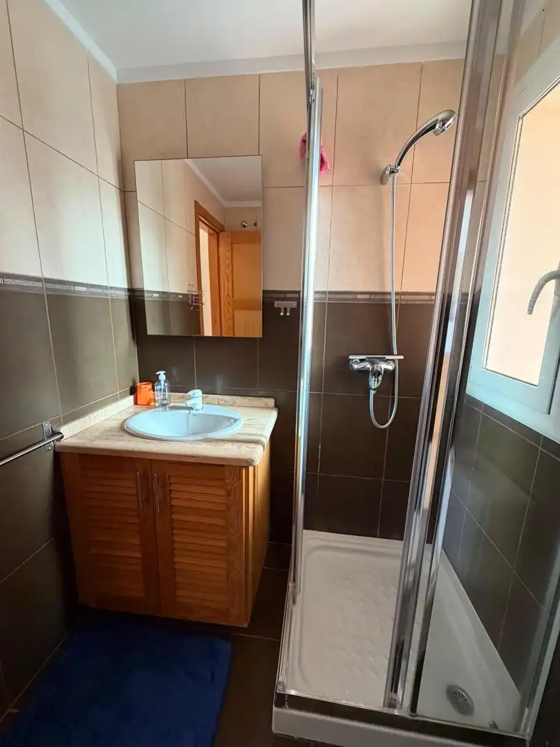 Baño de Casa adosada en venta en Santiago del Teide con Terraza, Amueblado y Piscina comunitaria