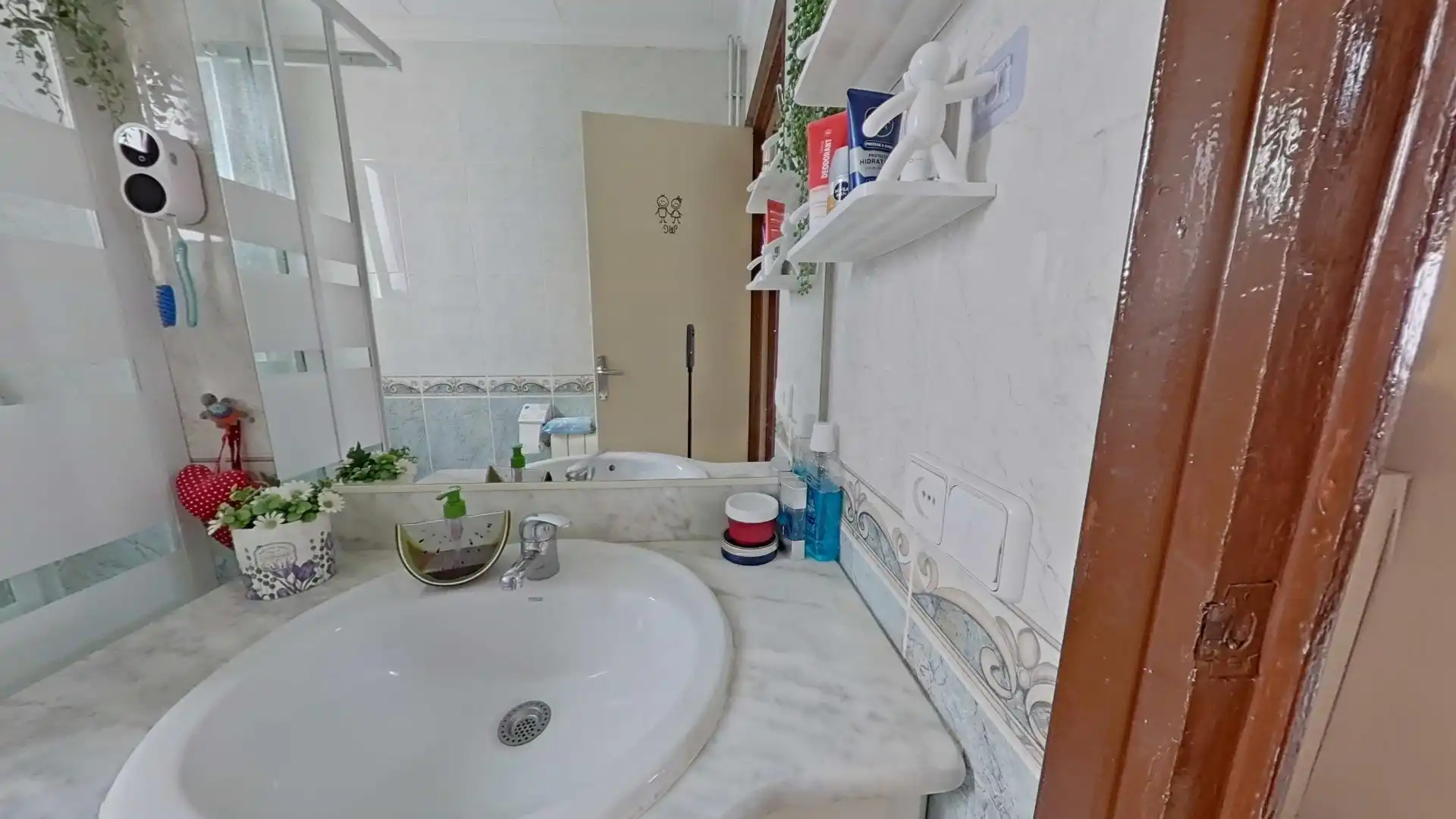 Bany de Pis en venda en Barcelona amb Balcó