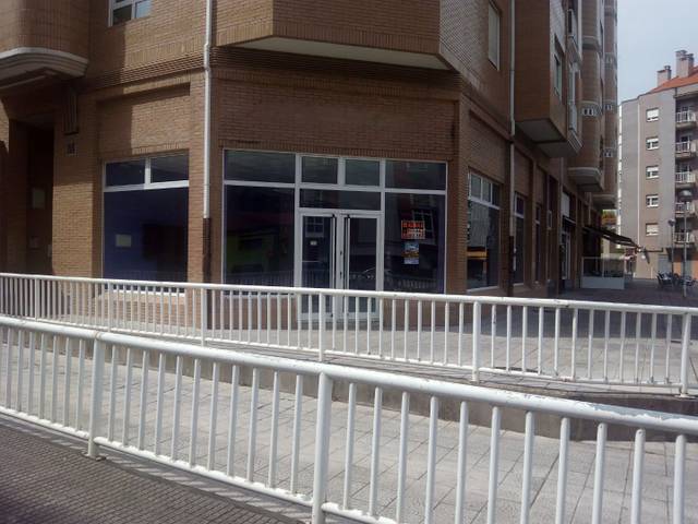 Local comercial en Alquiler en Calle Alonso de Ojeda, 14 en Villalegre - La Luz