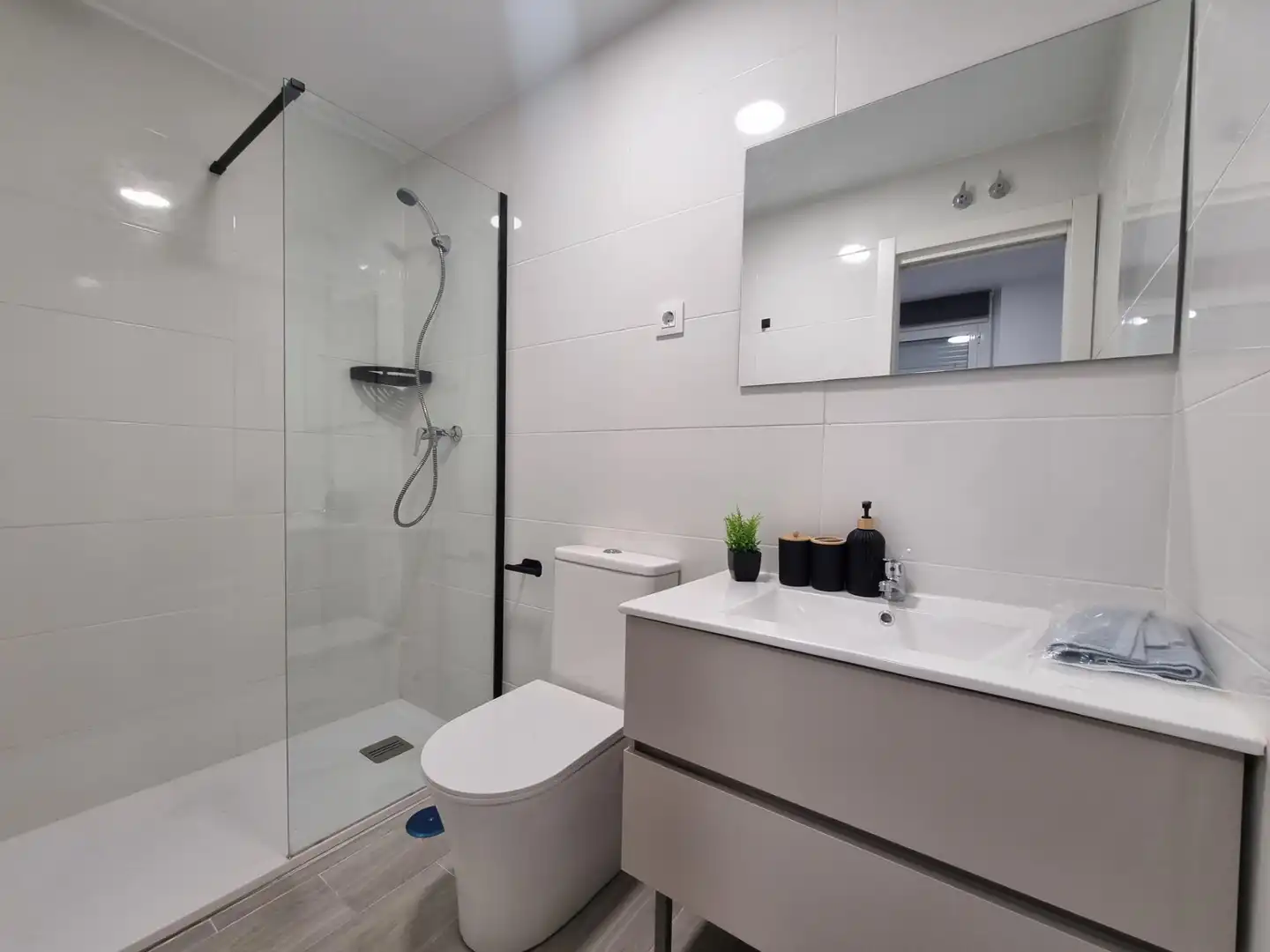 Baño de Piso para compartir en Alcorcón con Calefacción