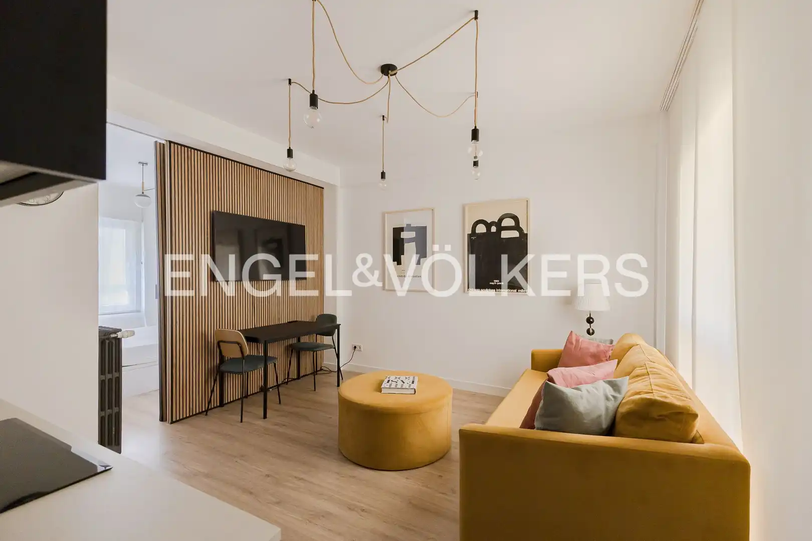 Sala de estar de Piso de alquiler en Madrid con Aire acondicionado, Calefacción y Amueblado