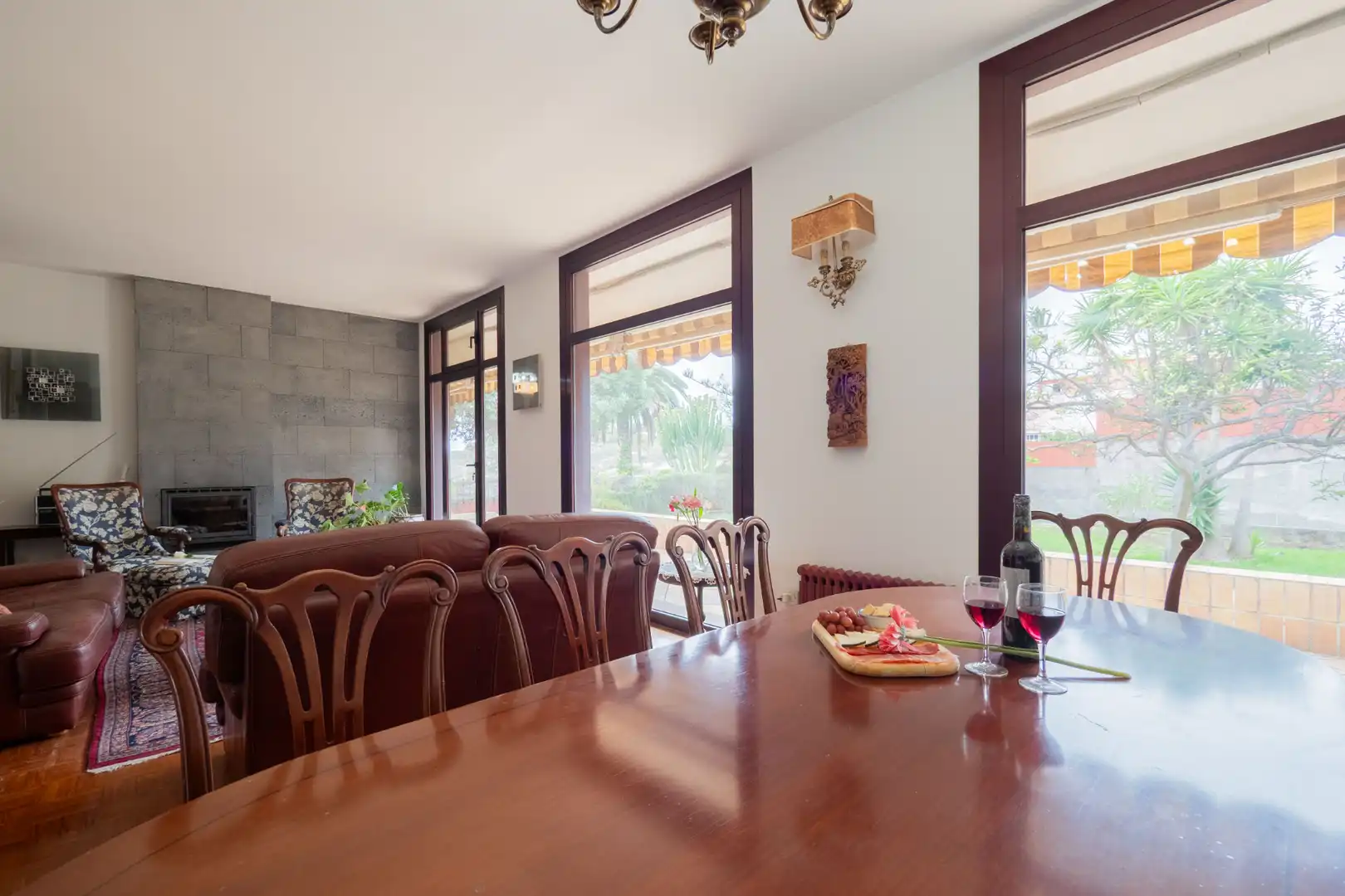 Menjador de Casa o xalet en venda en Las Palmas de Gran Canaria amb Aire condicionat, Jardí privat i Parquet
