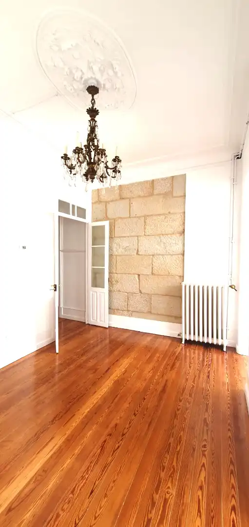 Piso de alquiler en Vigo  con Calefacción, Parquet y Horno