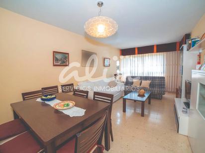 Living room of Flat for sale in  Madrid Capital  with Heating, Terrace and Furnished