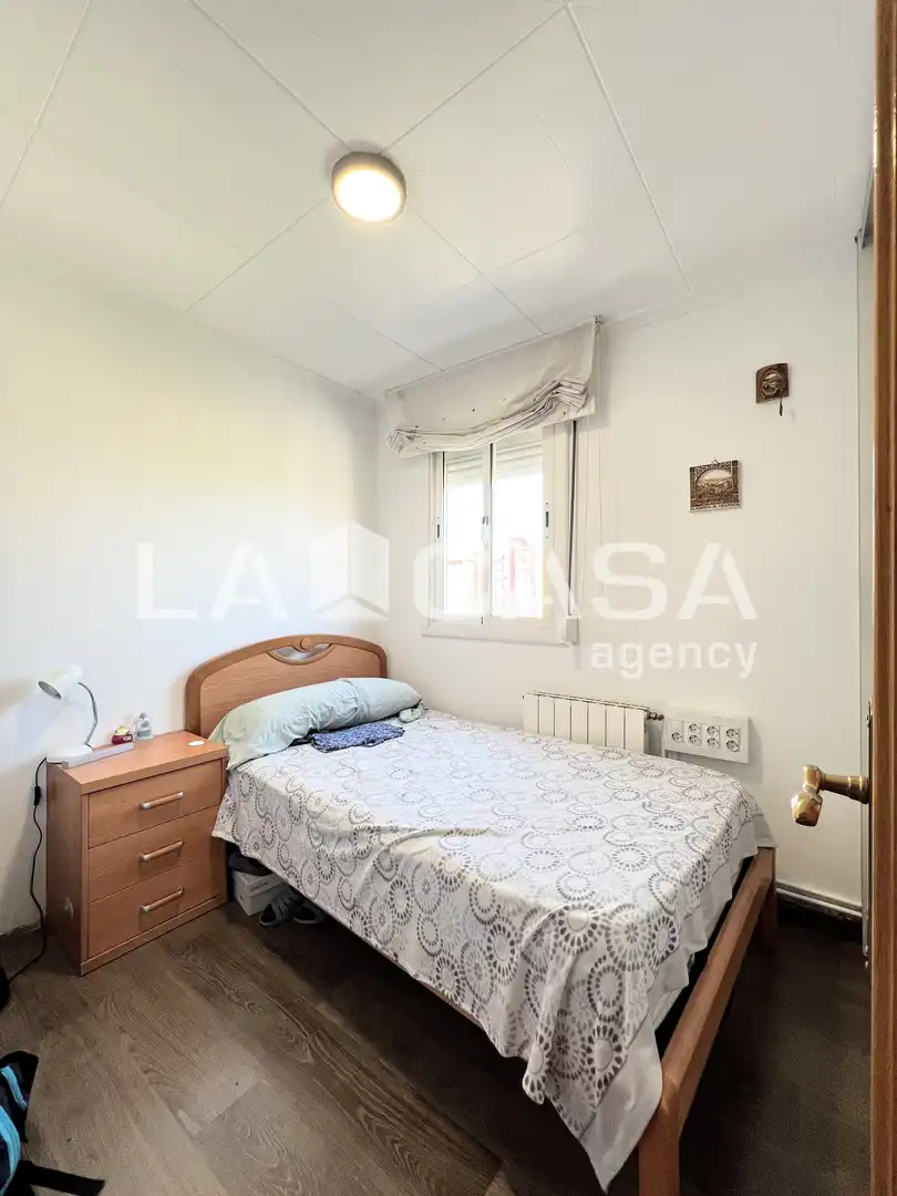 Habitación de Piso en venta en Badalona con Calefacción