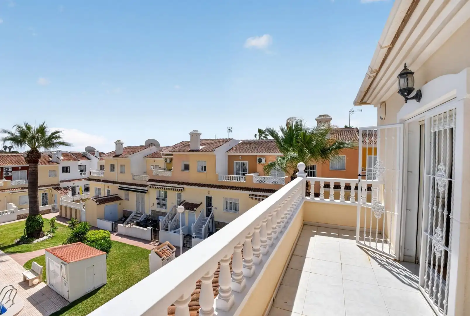 Vista exterior de Casa adosada en venta en Rojales con Aire acondicionado, Jardín privado y Terraza