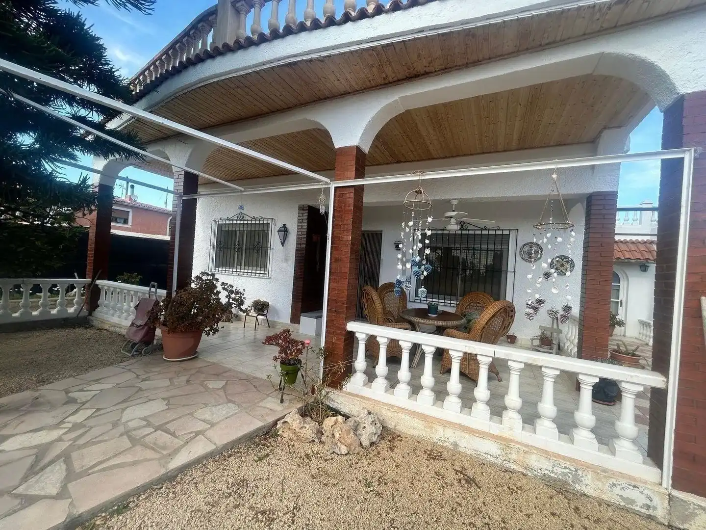 Außenansicht von Haus oder Chalet zum Verkauf in Busot mit Klimaanlage, Privatgarten und Terrasse