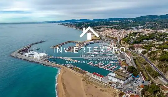Exterior view of Commercial properties for sale in Arenys de Mar  with Air Conditioner and Parquet flooring