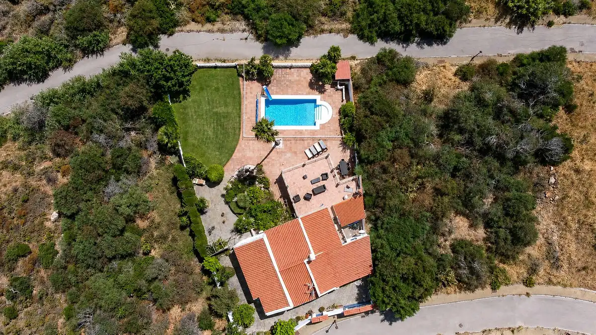 Vista exterior de Casa o chalet en venta en Sotogrande con Aire acondicionado, Jardín privado y Terraza