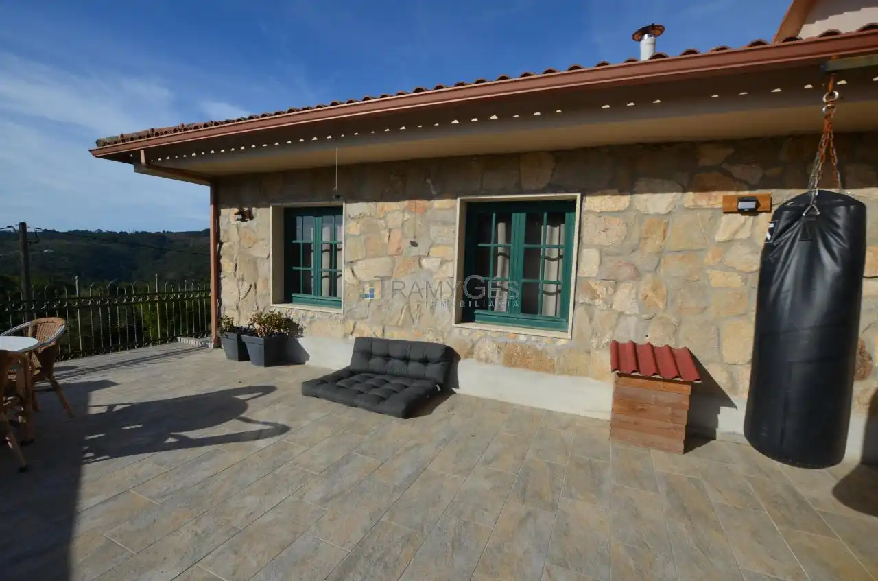 Terrace of Houses for sale in Oia, Pontevedra
