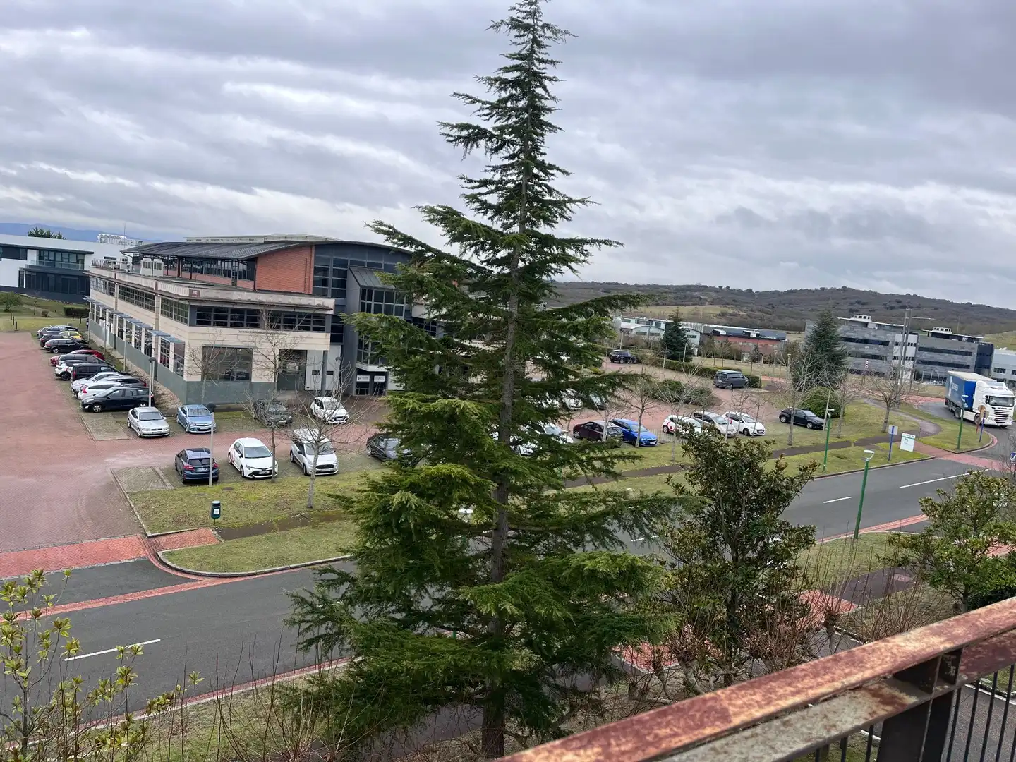 Parkplatz von Büro zum Verkauf in Vitoria - Gasteiz mit Heizung
