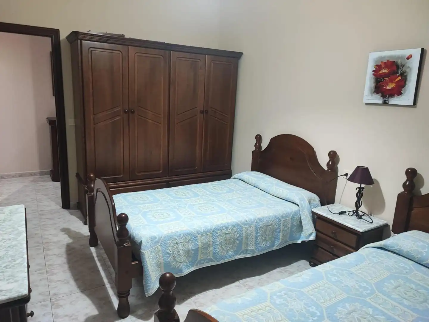 Dormitori de Casa adosada en venda en Boiro amb Terrassa, Moblat i Balcó