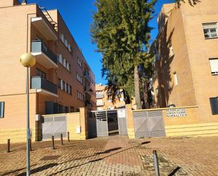 Vista exterior de Pis en venda en Mairena del Aljarafe amb Aire condicionat, Calefacció i Terrassa