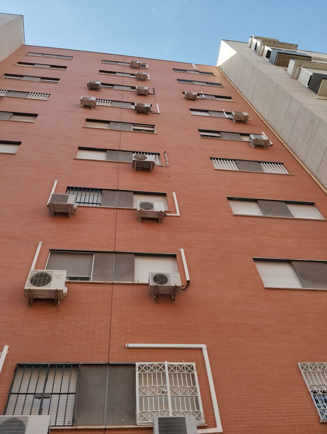 Exterior view of Flat for sale in  Sevilla Capital  with Air Conditioner and Storage room