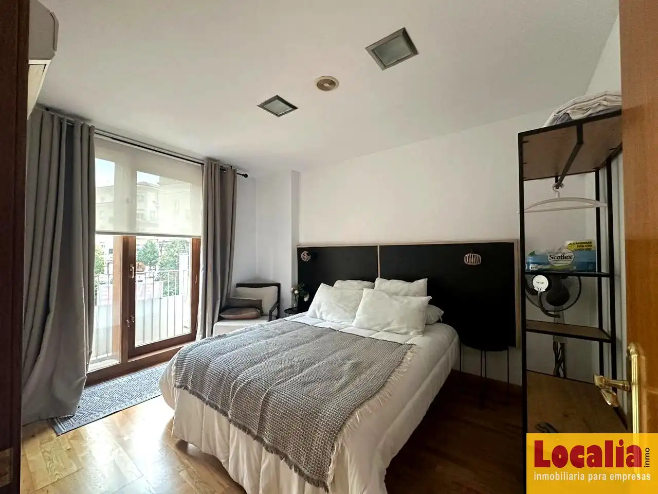 Bedroom of Flat for sale in Torrelavega   with Air Conditioner, Heating and Storage room