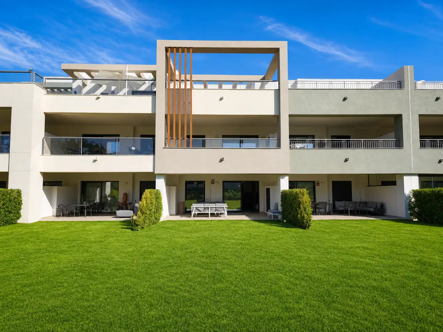 Vista exterior de Planta baja en venta en Casares con Aire acondicionado, Jardín privado y Terraza