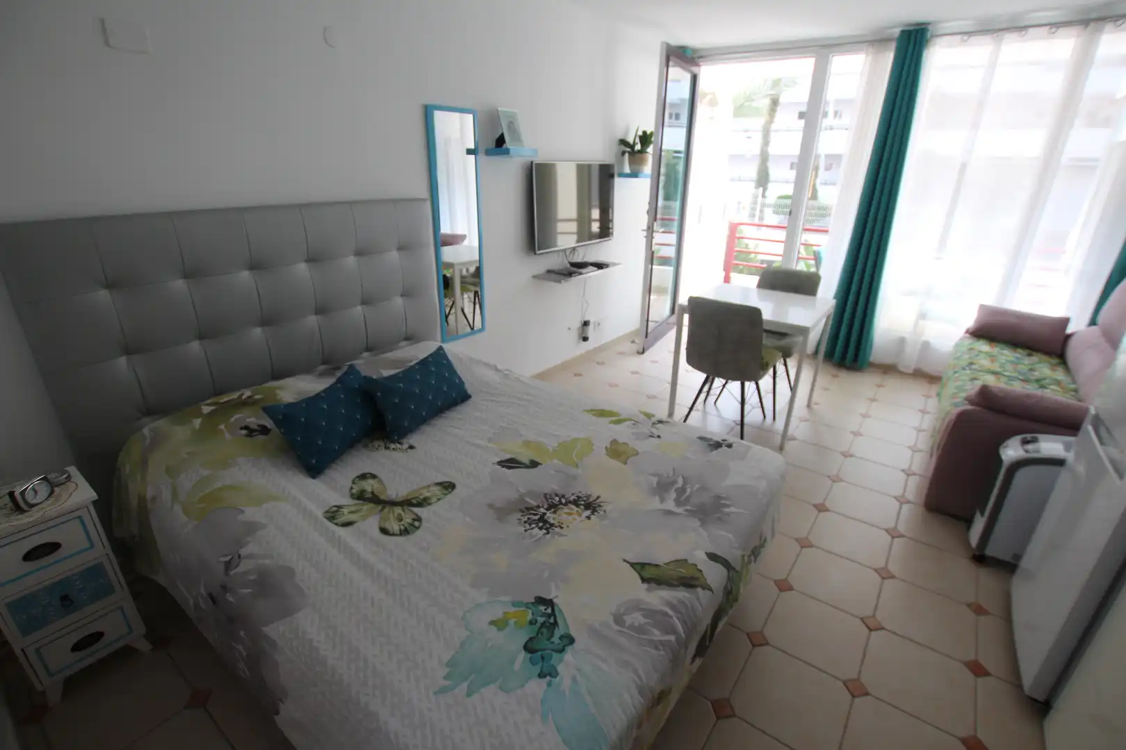 Habitación de Apartamento en venta en Adeje con Terraza, Amueblado y Piscina comunitaria