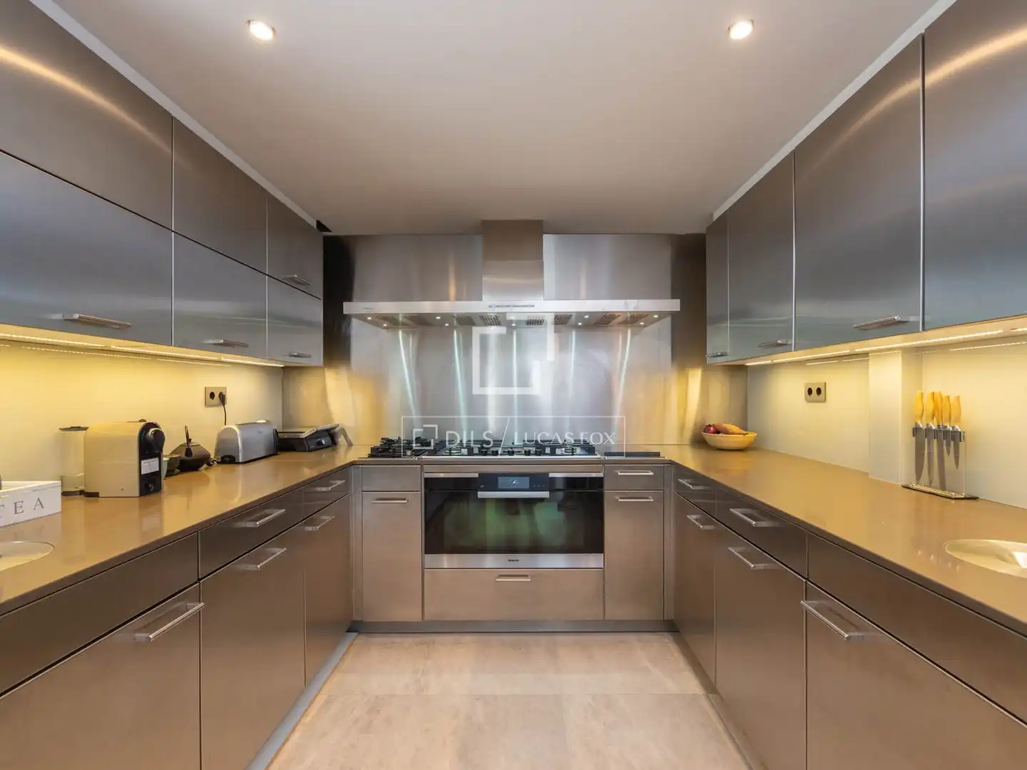 Kitchen of Houses for sale in Santa Eulària des Riu  with Air Conditioner, Heating and Private garden