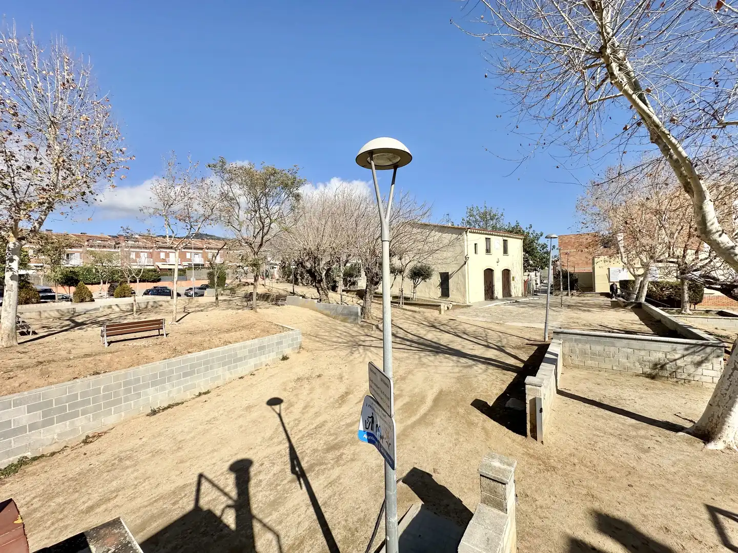 Außenansicht von Einfamilien-Reihenhaus zum Verkauf in El Masnou mit Heizung, Privatgarten und Terrasse