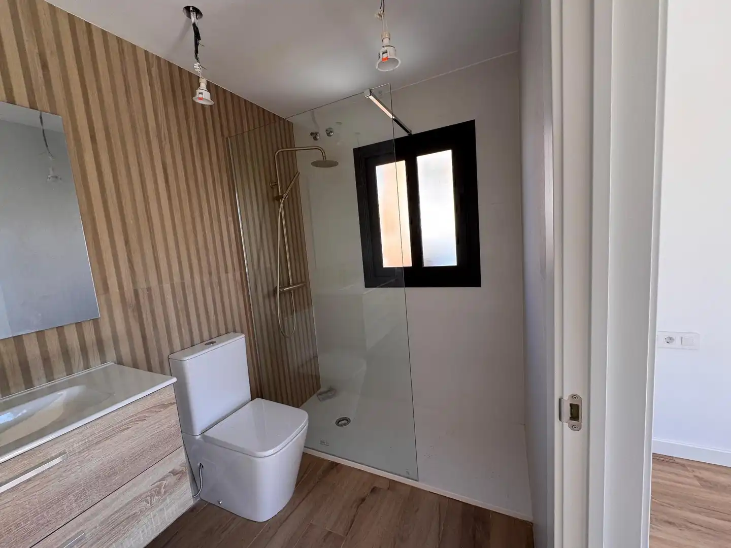 Baño de Casa adosada en venta en Cubelles con Aire acondicionado, Terraza y Piscina comunitaria