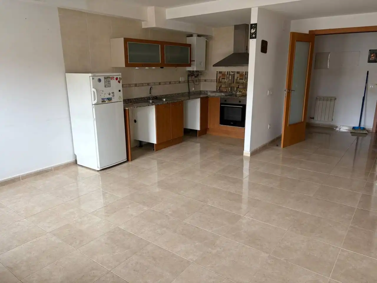 Cuina de Pis en venda en Almacelles amb Calefacció, Parquet i Traster