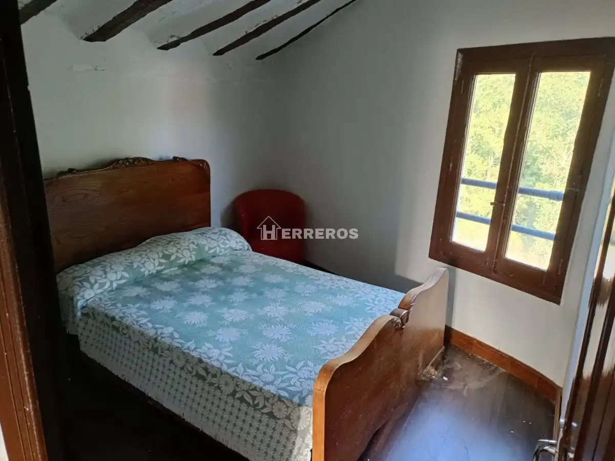 Habitación de Casa o chalet en venta en Villanueva de Cameros con Calefacción, Trastero y Balcón