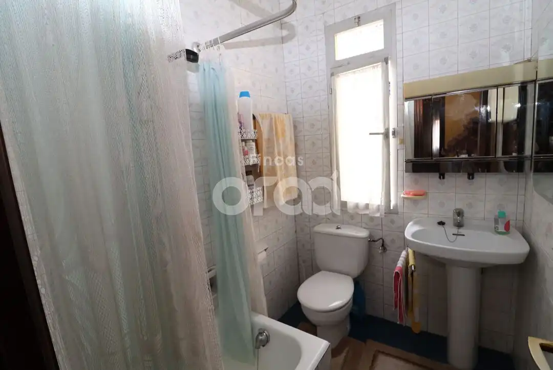 Bathroom of Flat for sale in Santurtzi   with Heating and Furnished