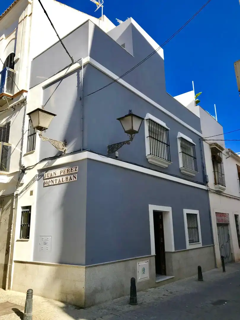 Exterior view of Detached homes for sale in Sevilla  with Air Conditioner, Heating and Private garden