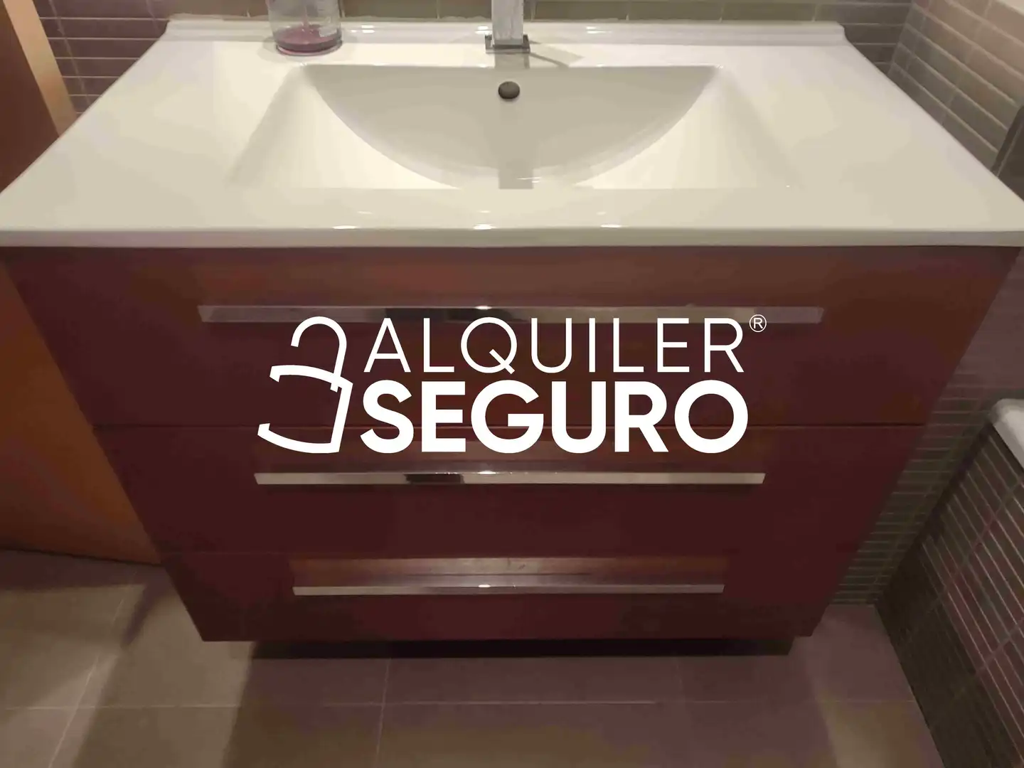 Baño de Piso de alquiler en Zaragoza con Aire acondicionado, Calefacción y Amueblado