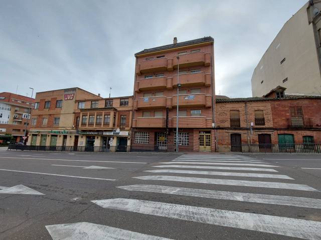 Local comercial en Alquiler en Av Federico Silva Muñoz en Benavente